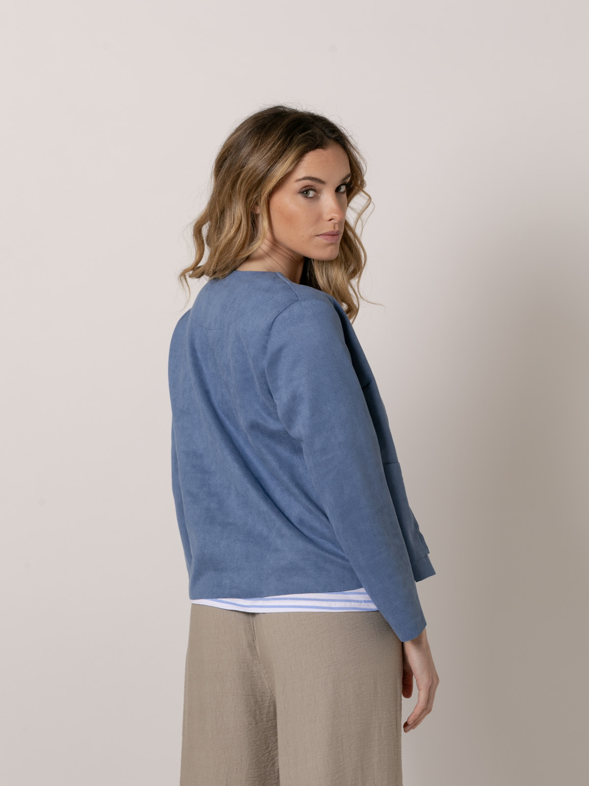 Chaqueta corta ante color Azul