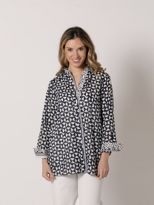Long shirt with trendy 100% cotton design  Blue Navy colour
