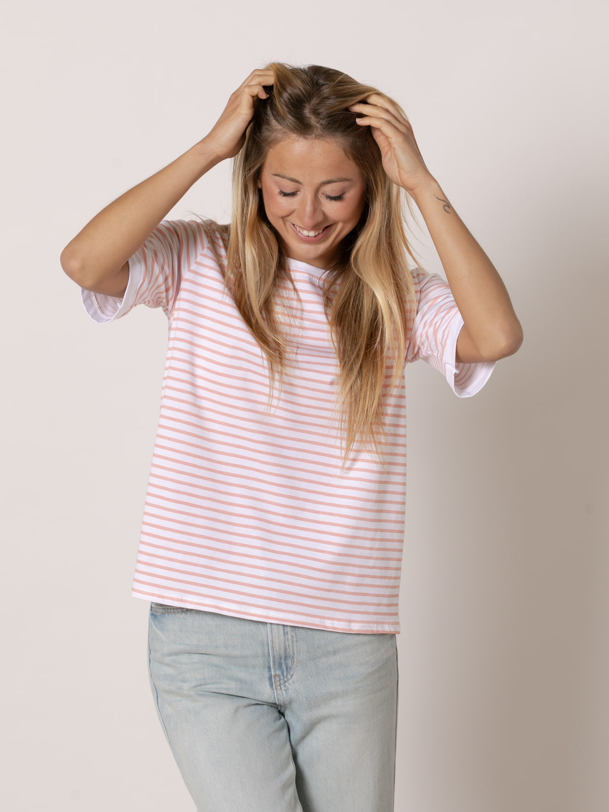 Camiseta de rayas c/redondo vivos color pomelo