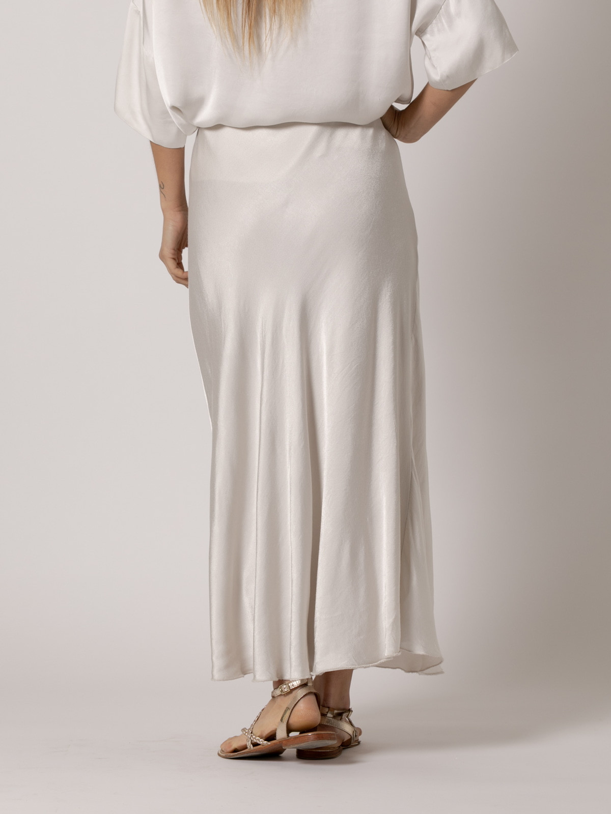 Falda larga raso vegetal color Beige