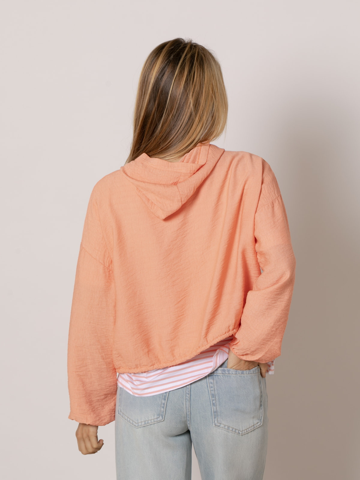 Chaqueta corta capucha visco vegetal color Naranja