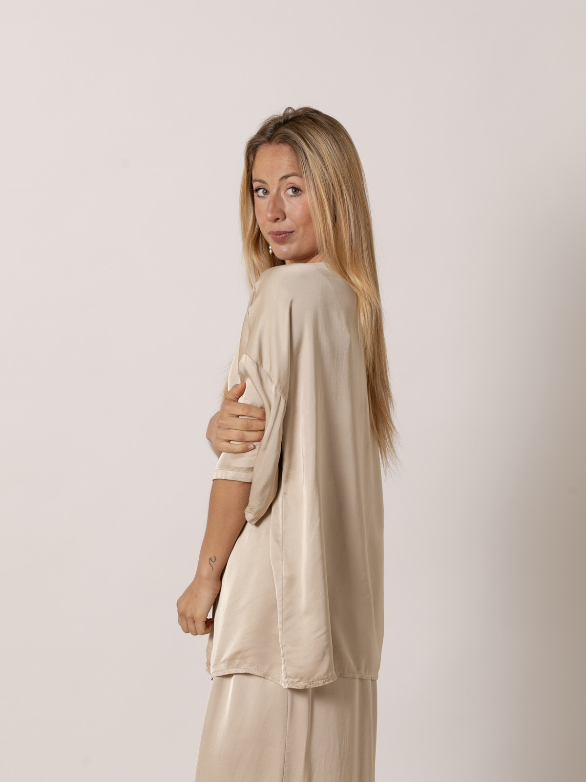 Oversized vegetable satin blouse  Camel colour