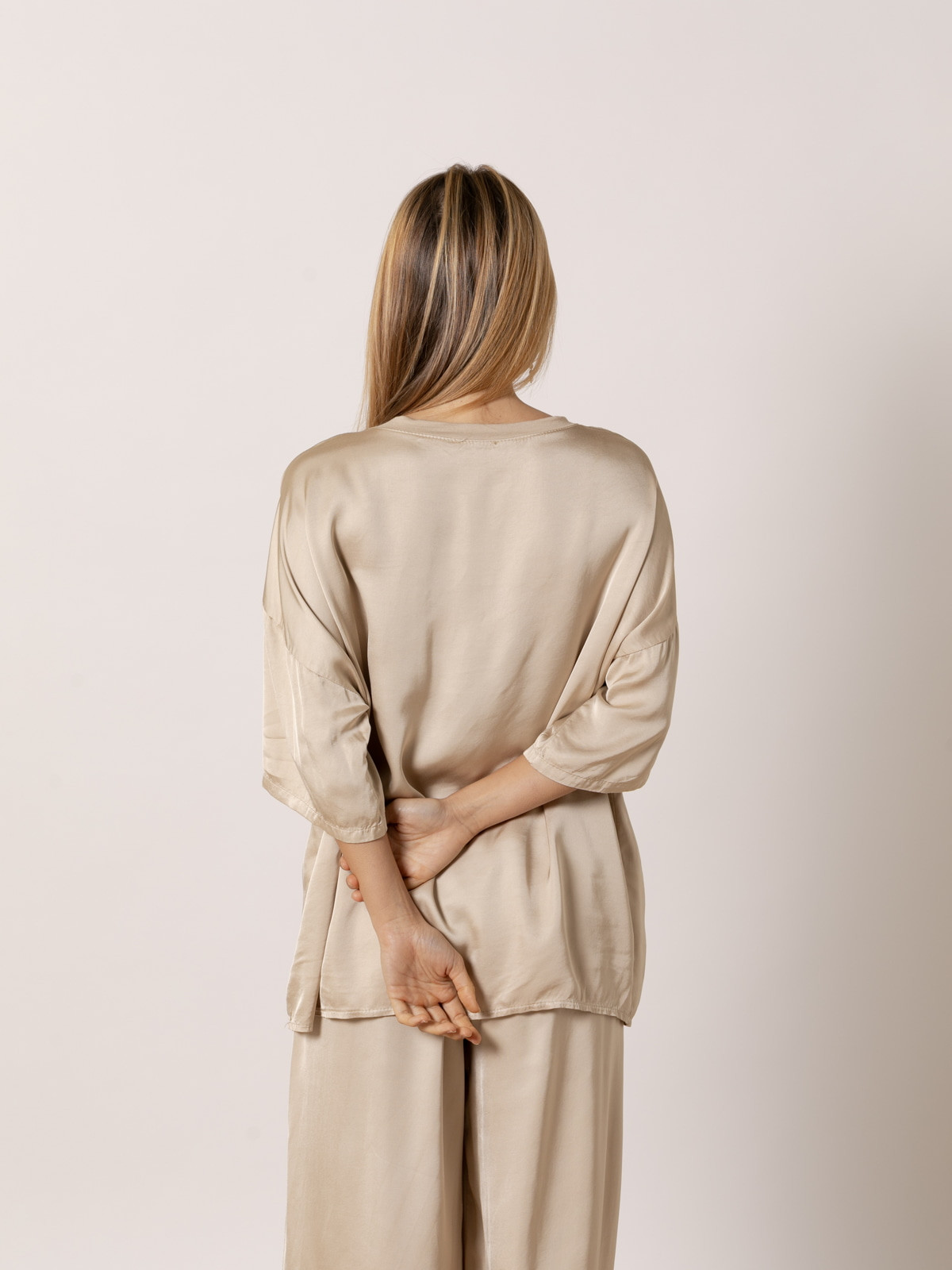 Oversized vegetable satin blouse  Camel colour