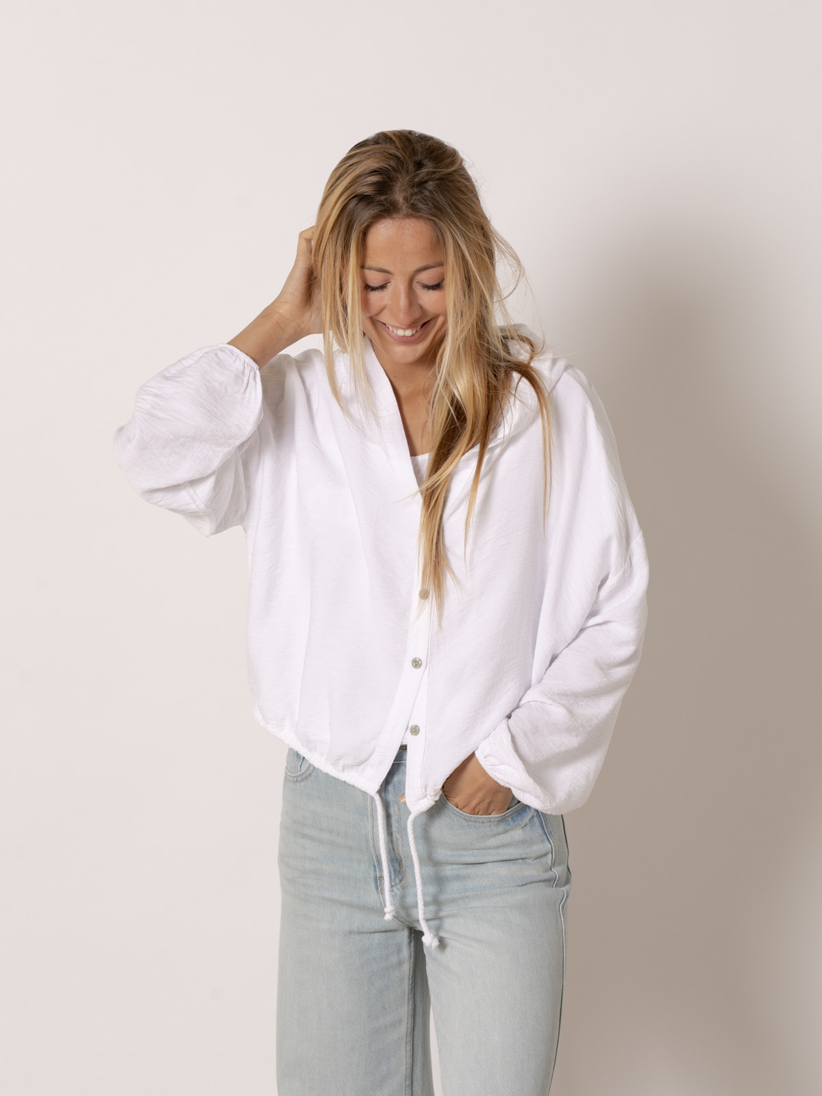 Chaqueta corta capucha visco vegetal color Blanco
