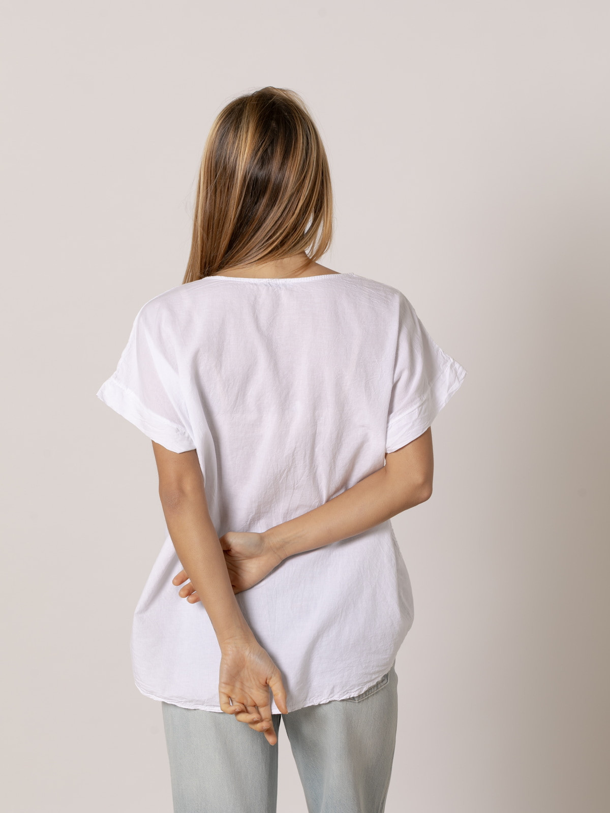 Blusa algodón flor bordada color Blanco