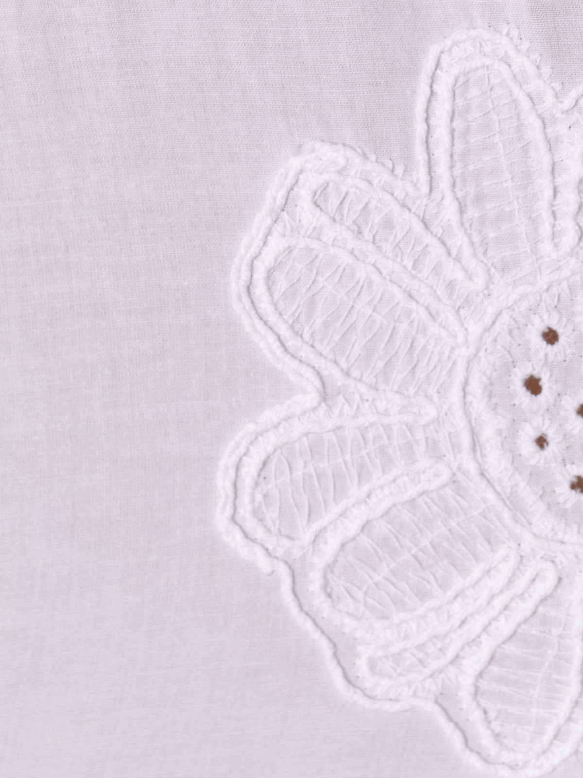 Blusa algodón flor bordada color Blanco