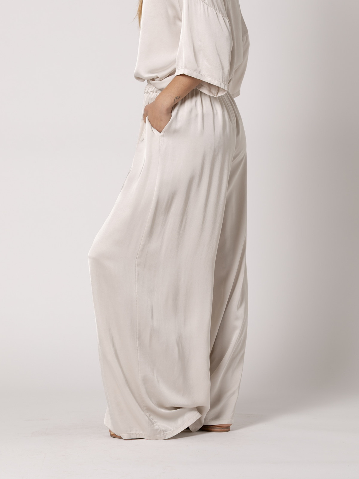 Short jacket with a hood and vegetable viscose  Beige colour