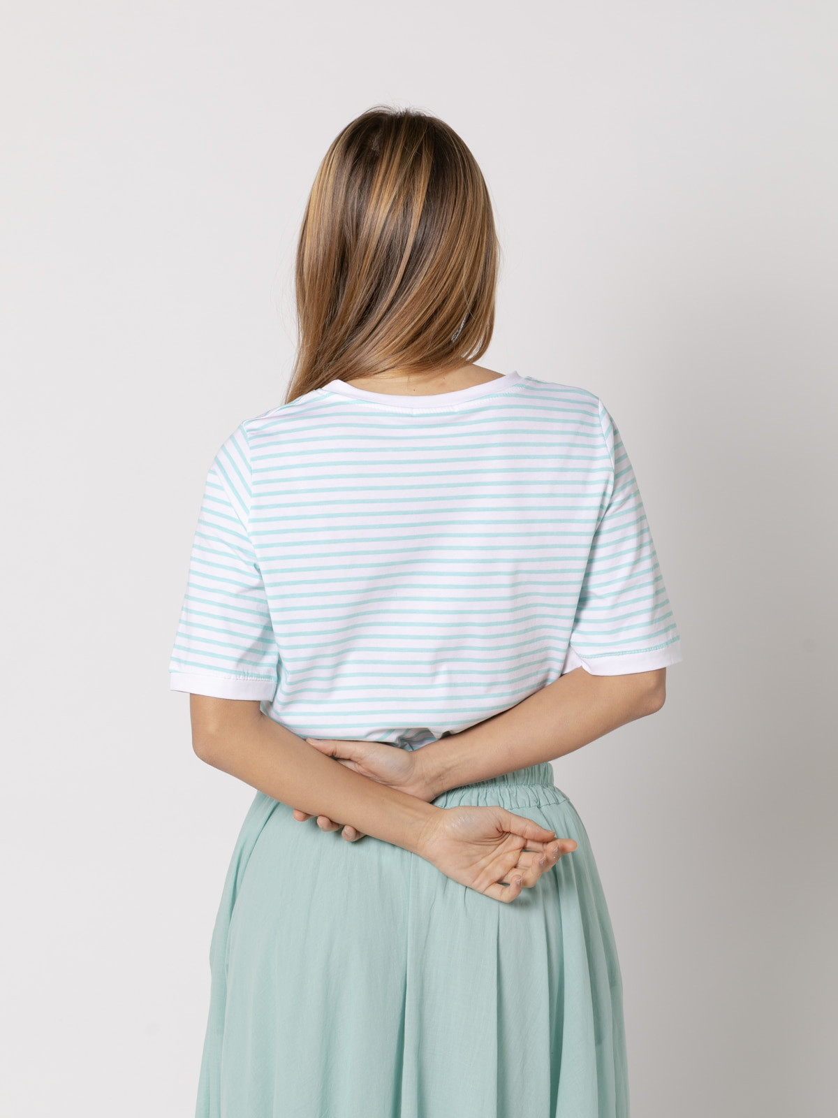Camiseta de rayas c/redondo vivos color Aqua