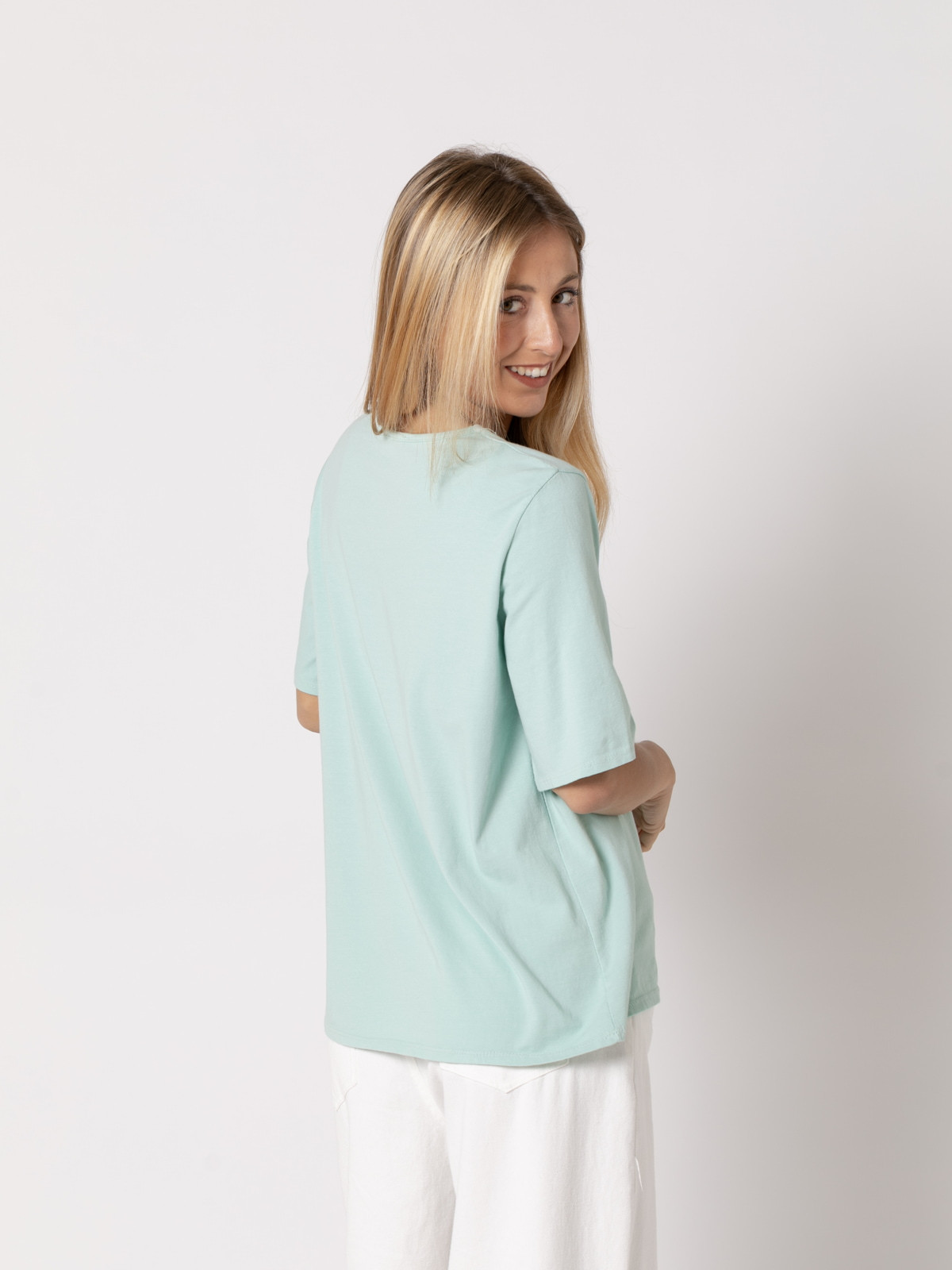 Camiseta algodón 100% c/pico color Aqua