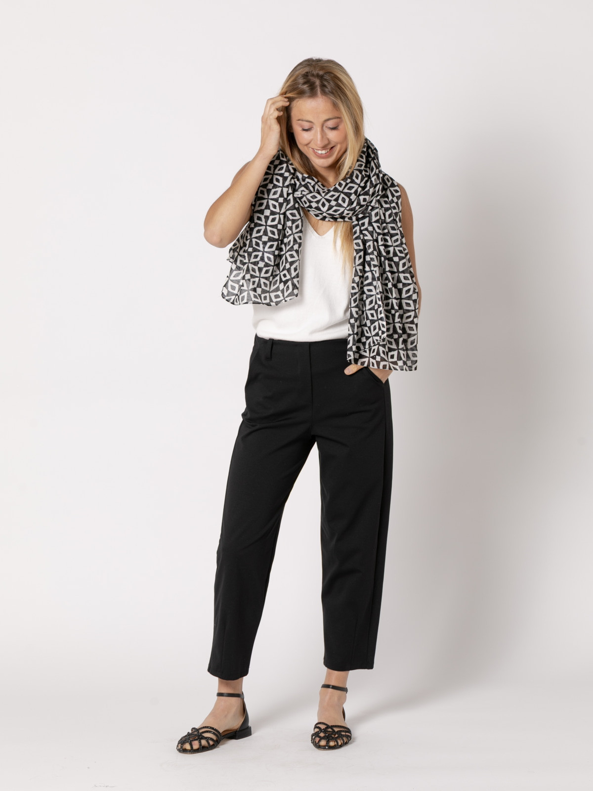 Cotton diamond scarf  Black colour