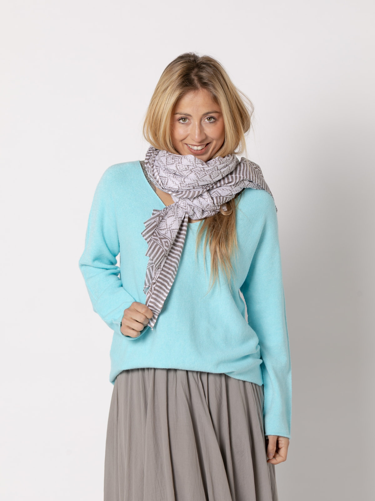 Diamond pattern scarf  Taupe colour