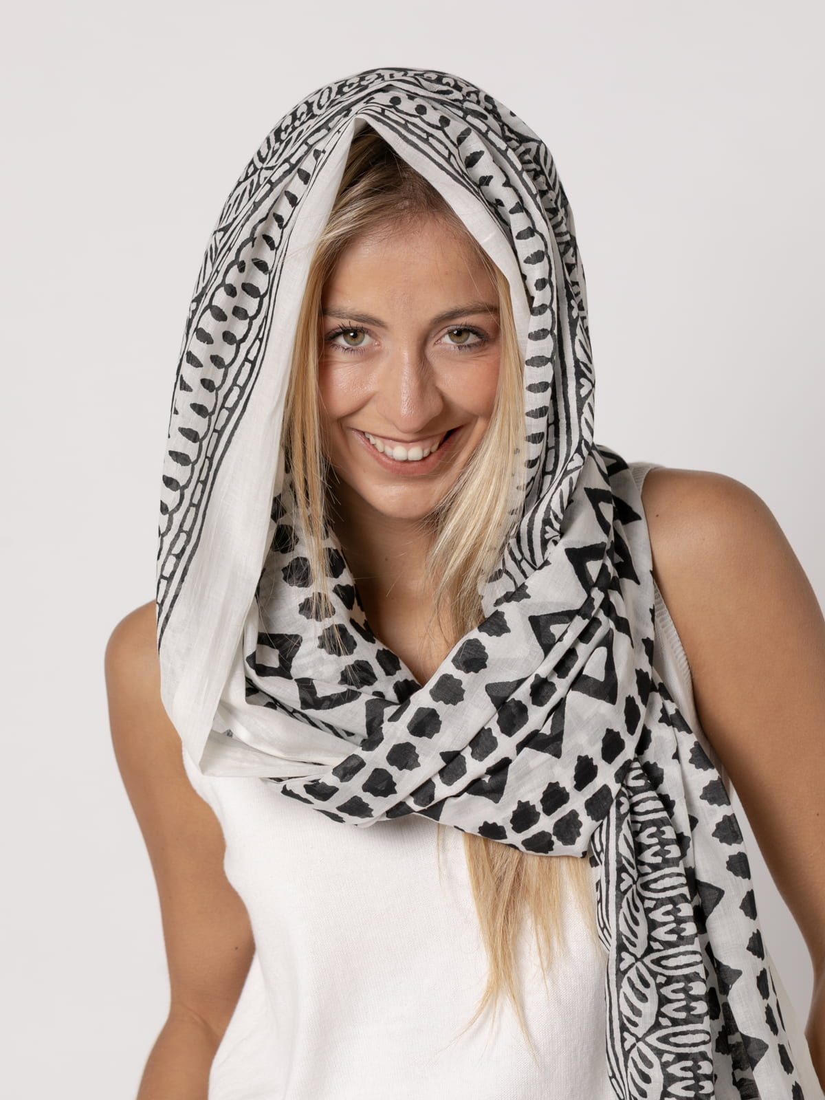 special drawing scarf  Black colour