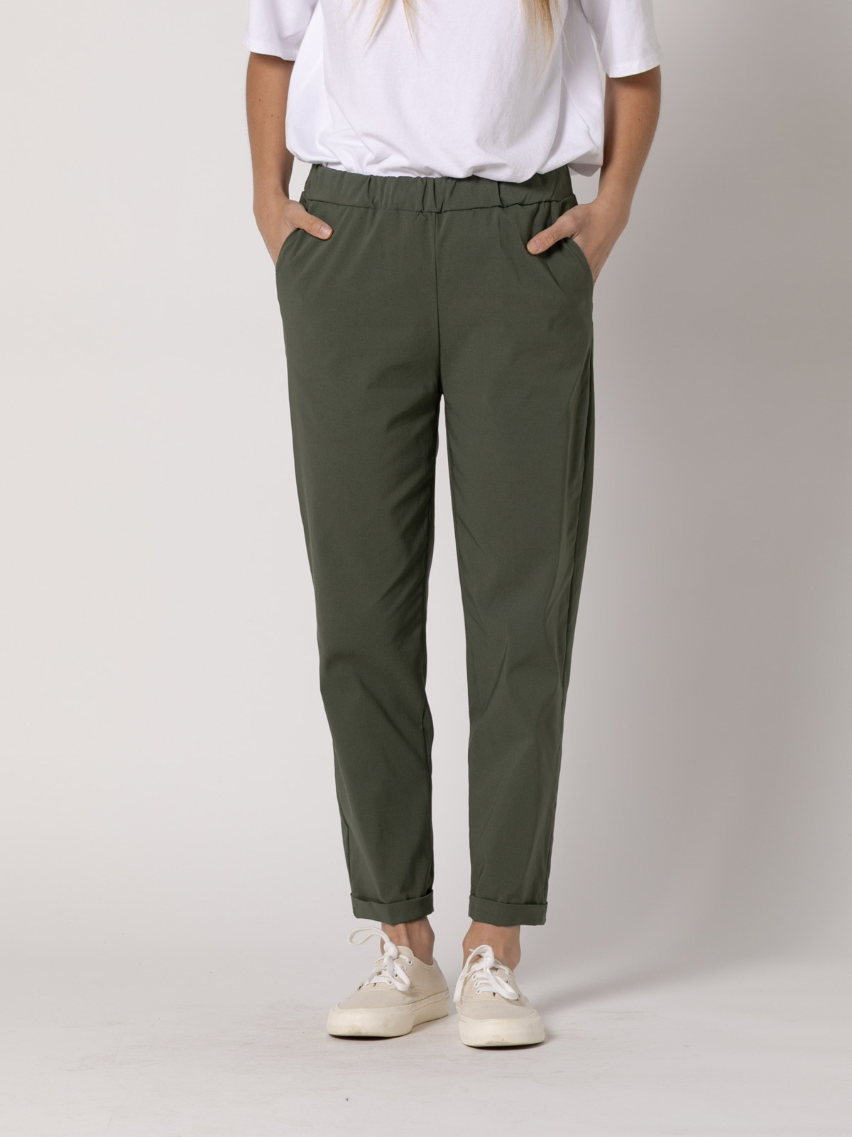 Pantalón tobillero elástico color Caqui