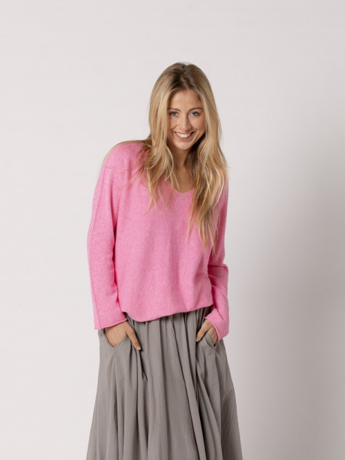Soft jersey with essence V-neck  Strawberry colour