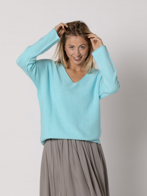 Soft jersey with essence V-neck  Aqua colour