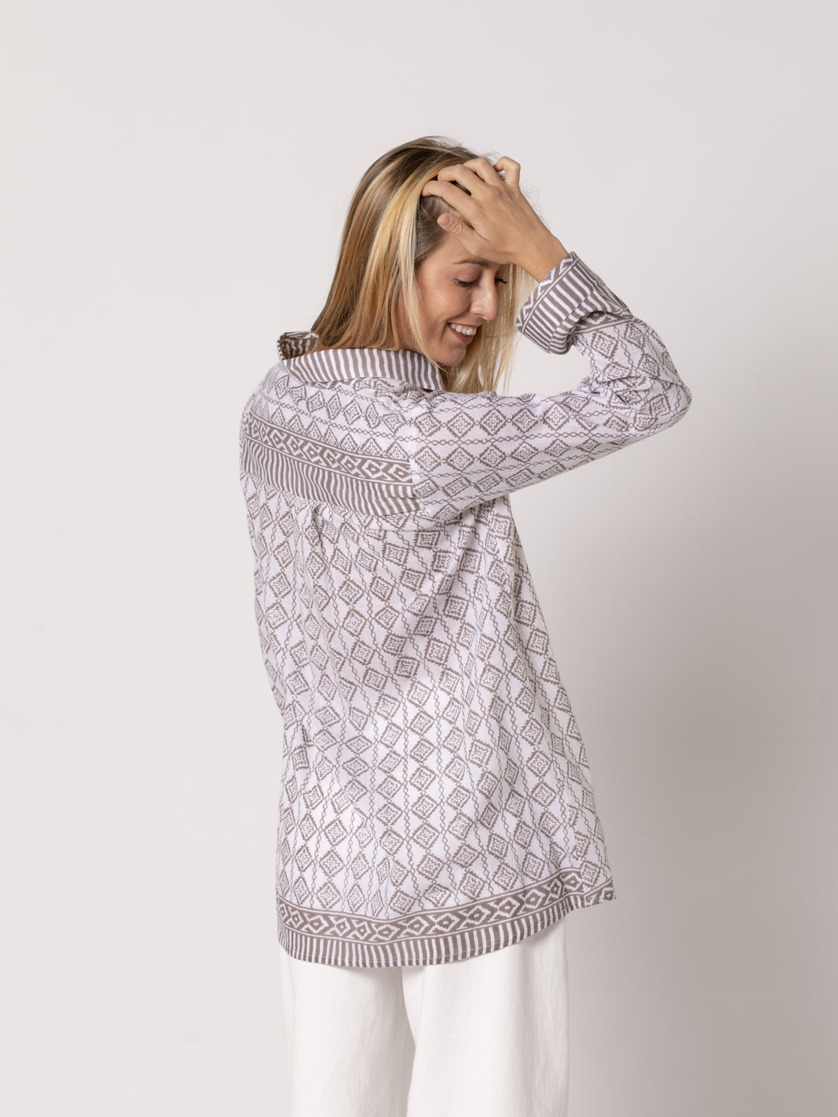 Camisa larga dibujo trendy algodón 100% color Taupe