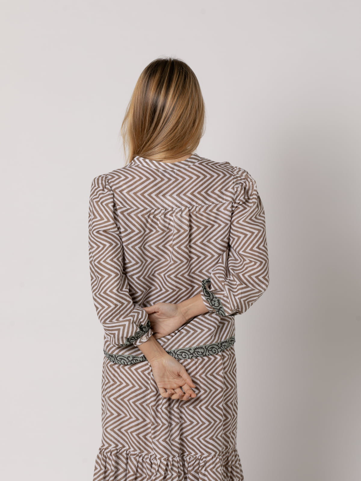 Shirt with zigzag pattern box  Taupe colour