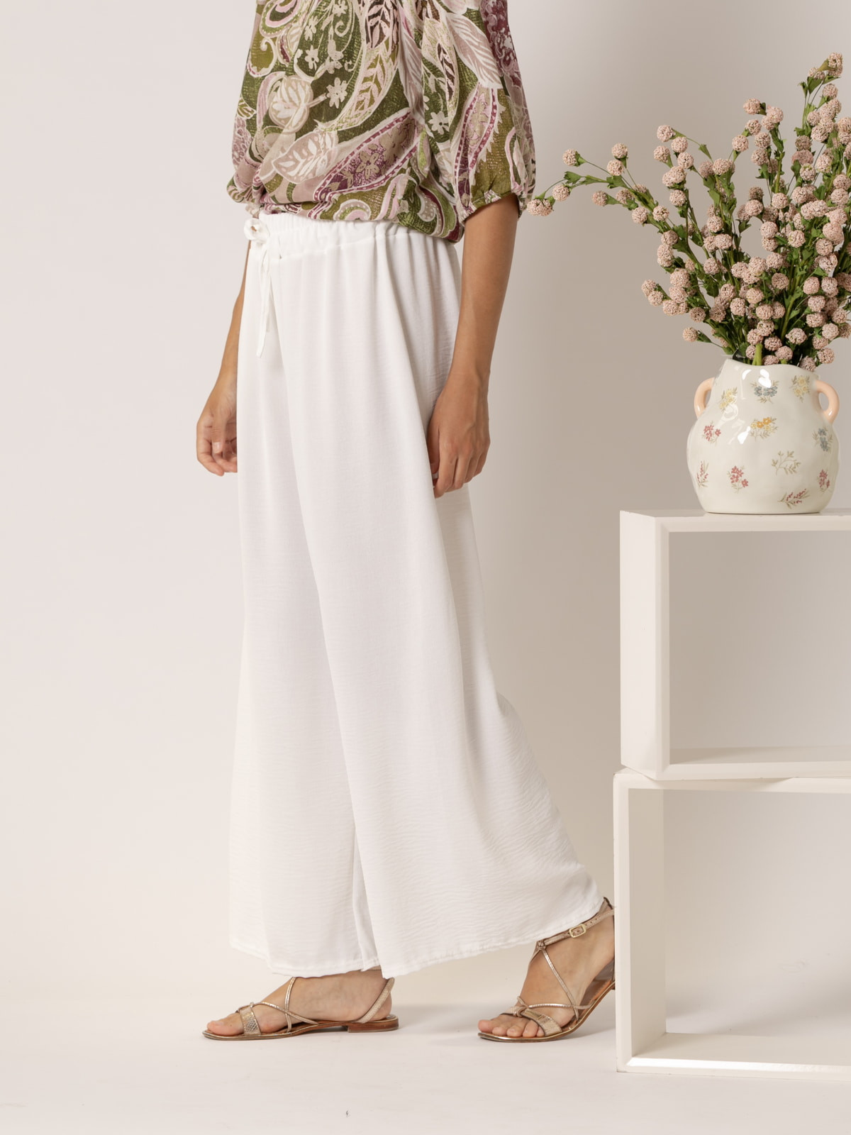 Pantalón fluido oversize color Blanco