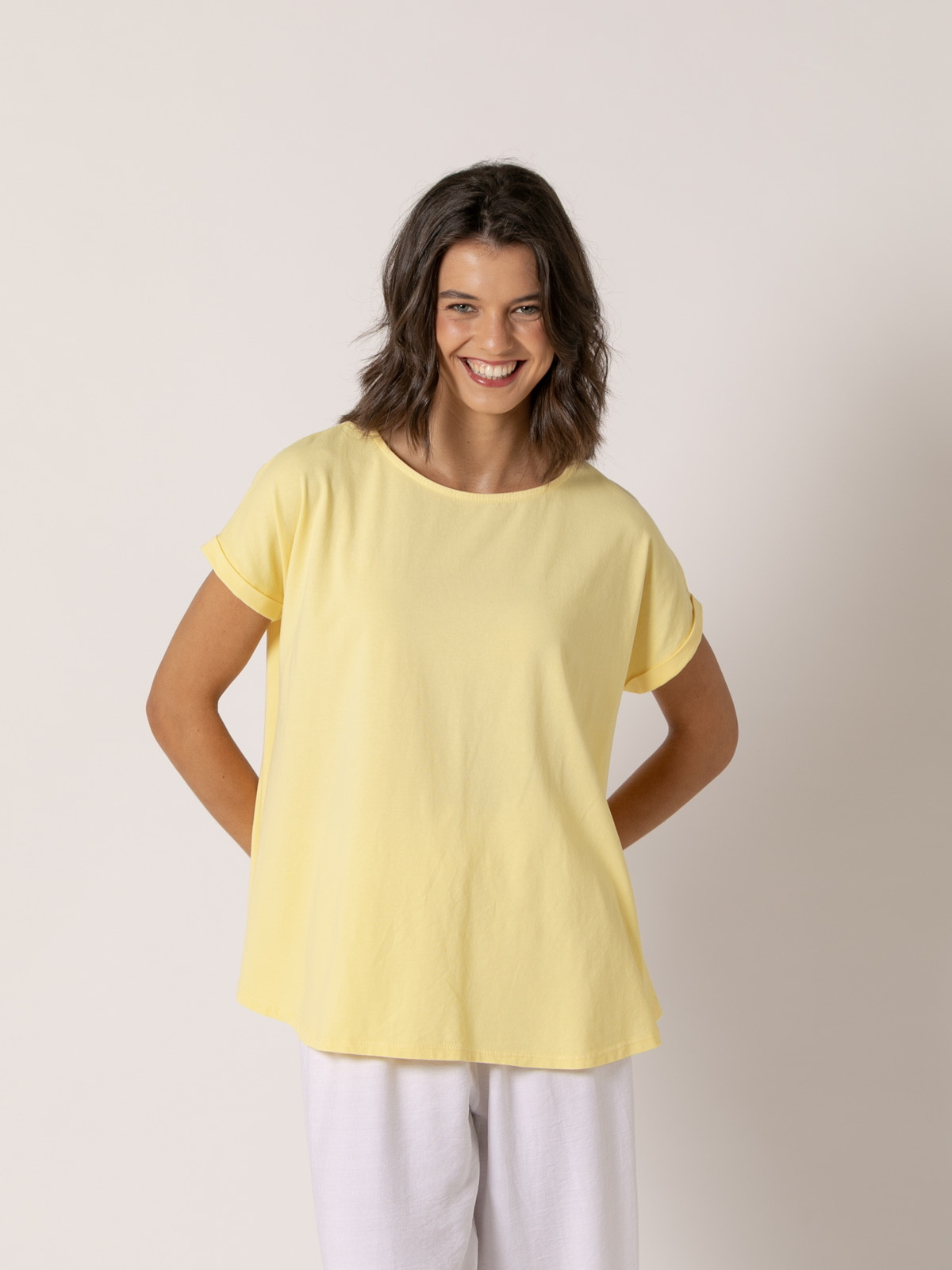Camiseta cotton 100% diseño en A color Amarillo