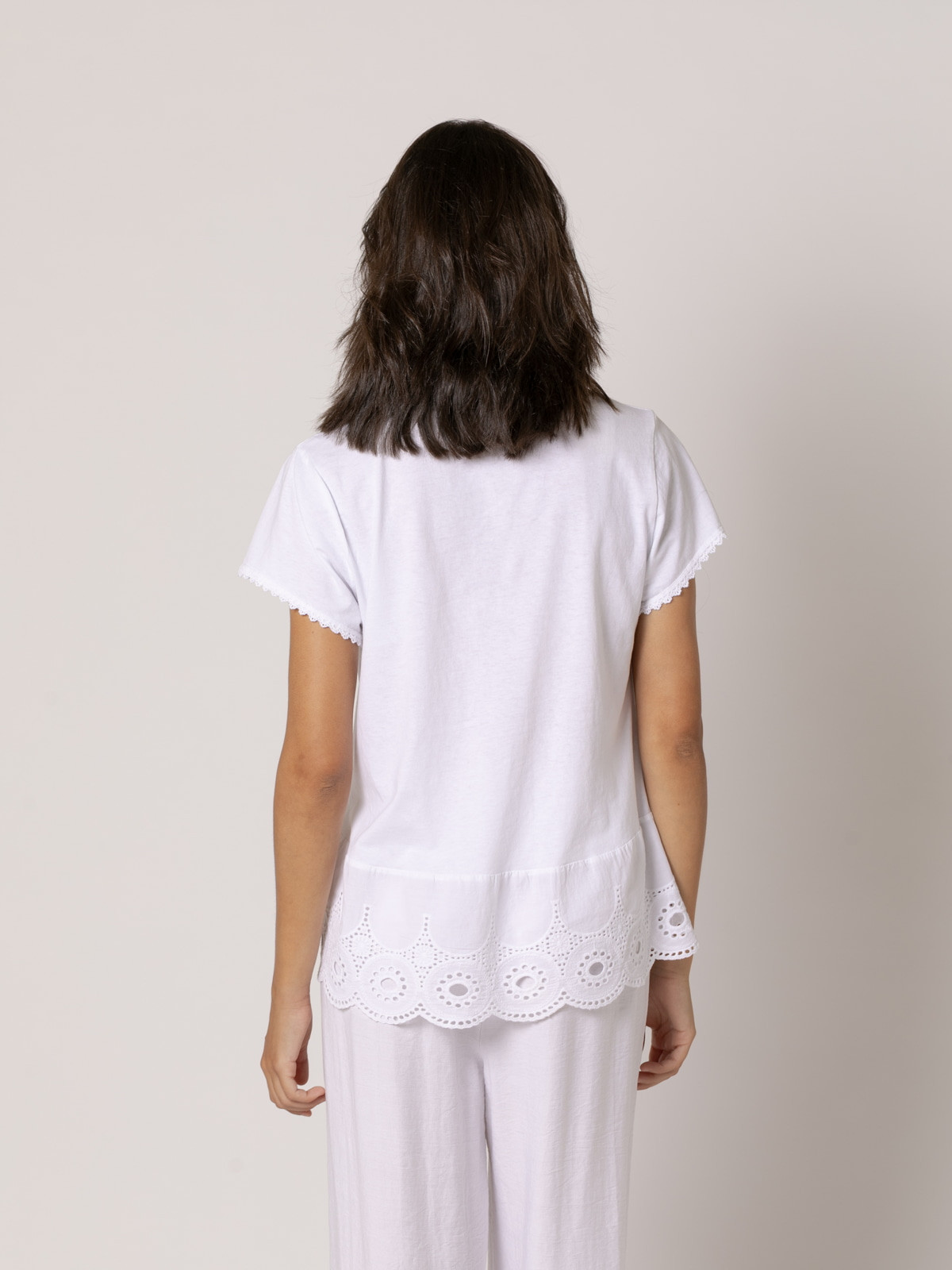 Camiseta detalle puntilla en bajo color Blanco