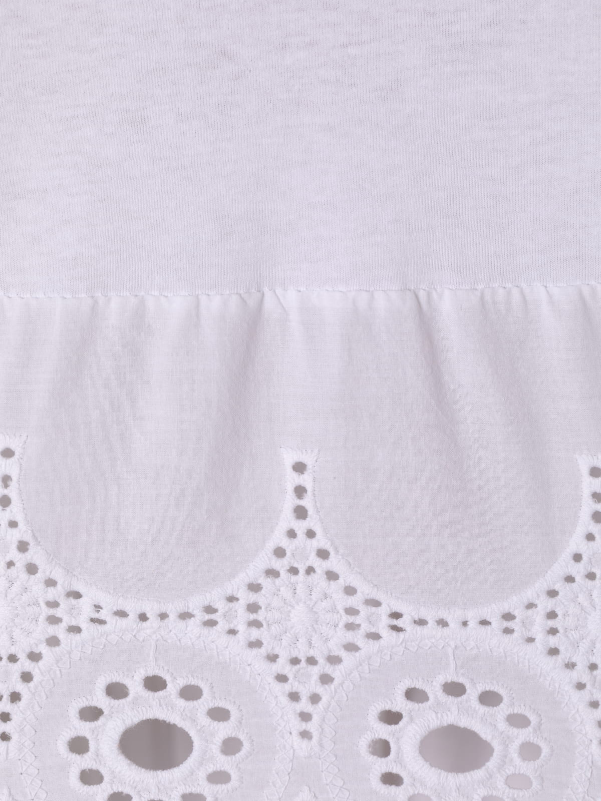 Camiseta detalle puntilla en bajo color Blanco