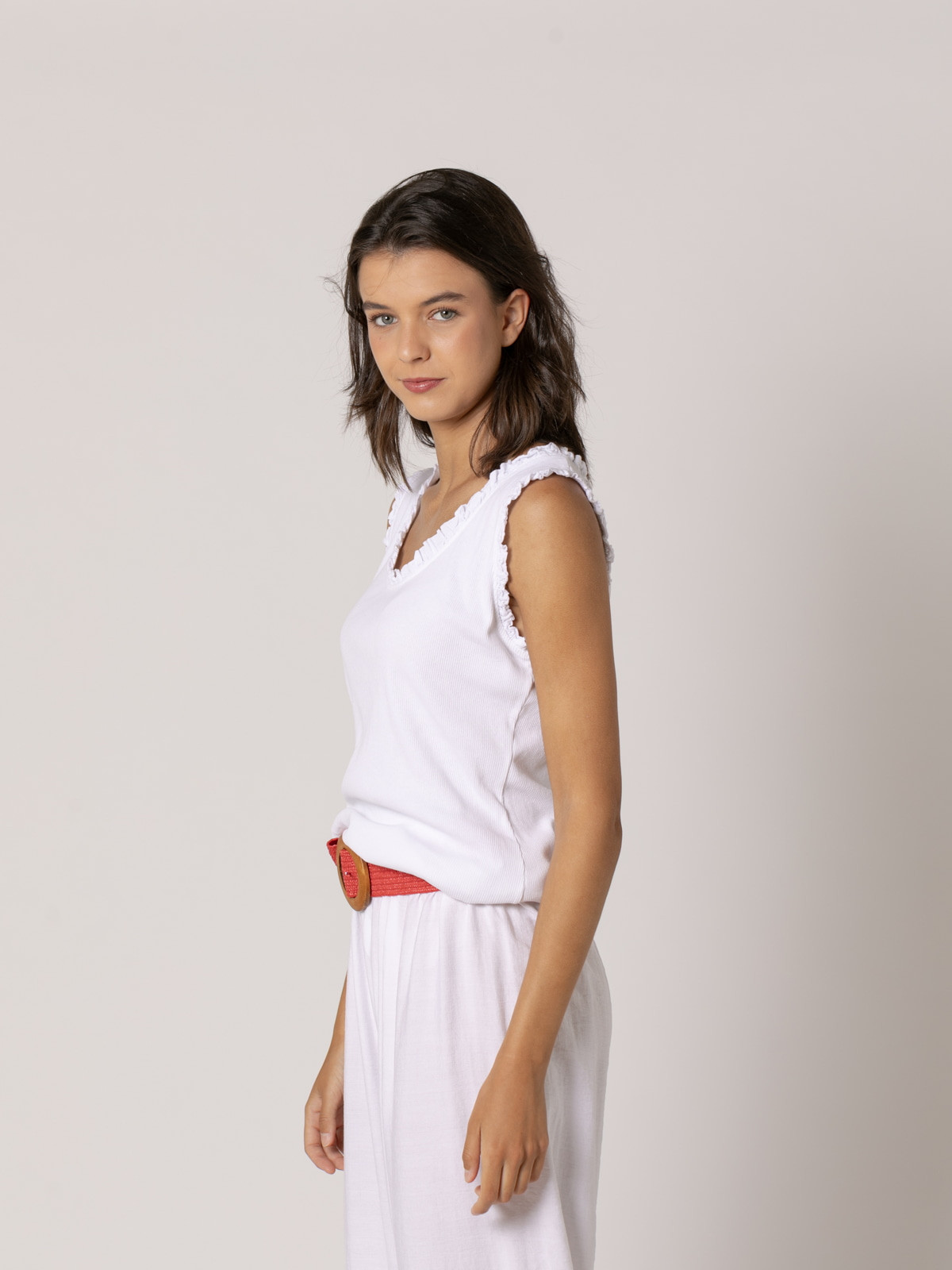 Camiseta tirante ancho canalé detalle puntilla color Blanco