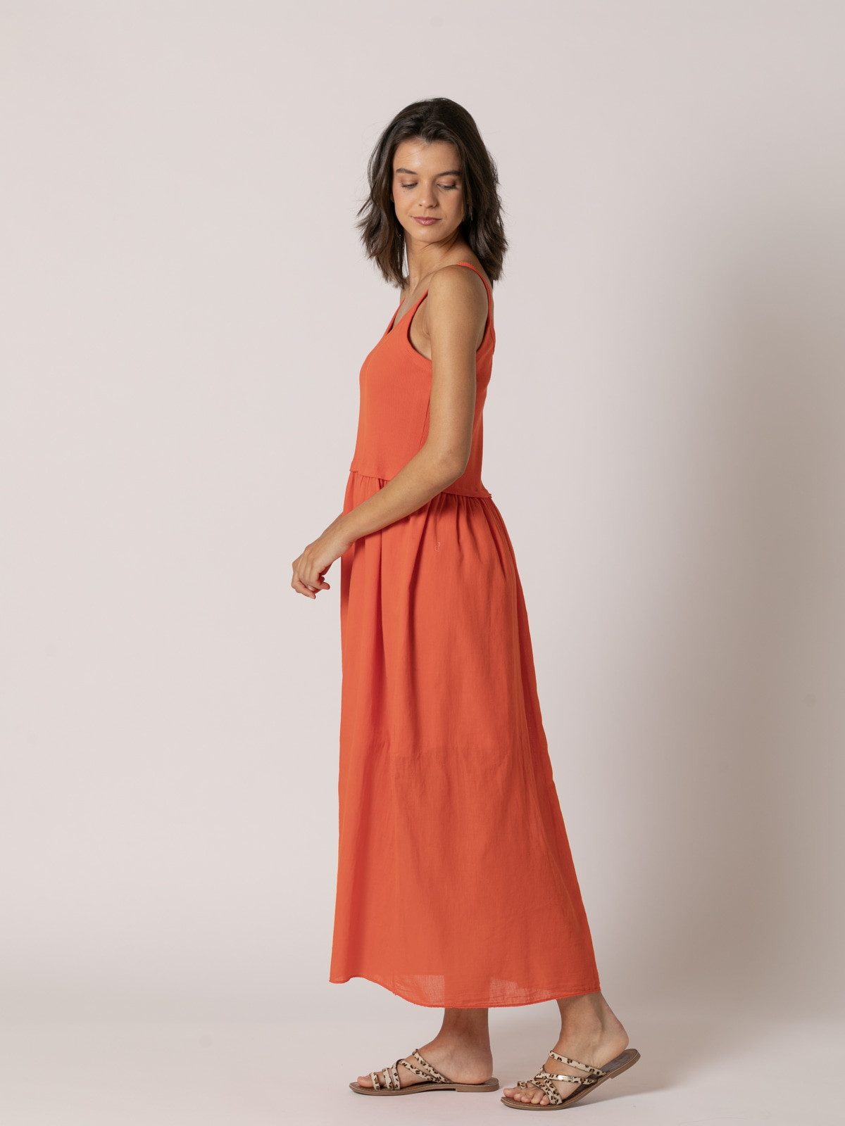 Vestido algodón tirantes falda vuelo color Naranja