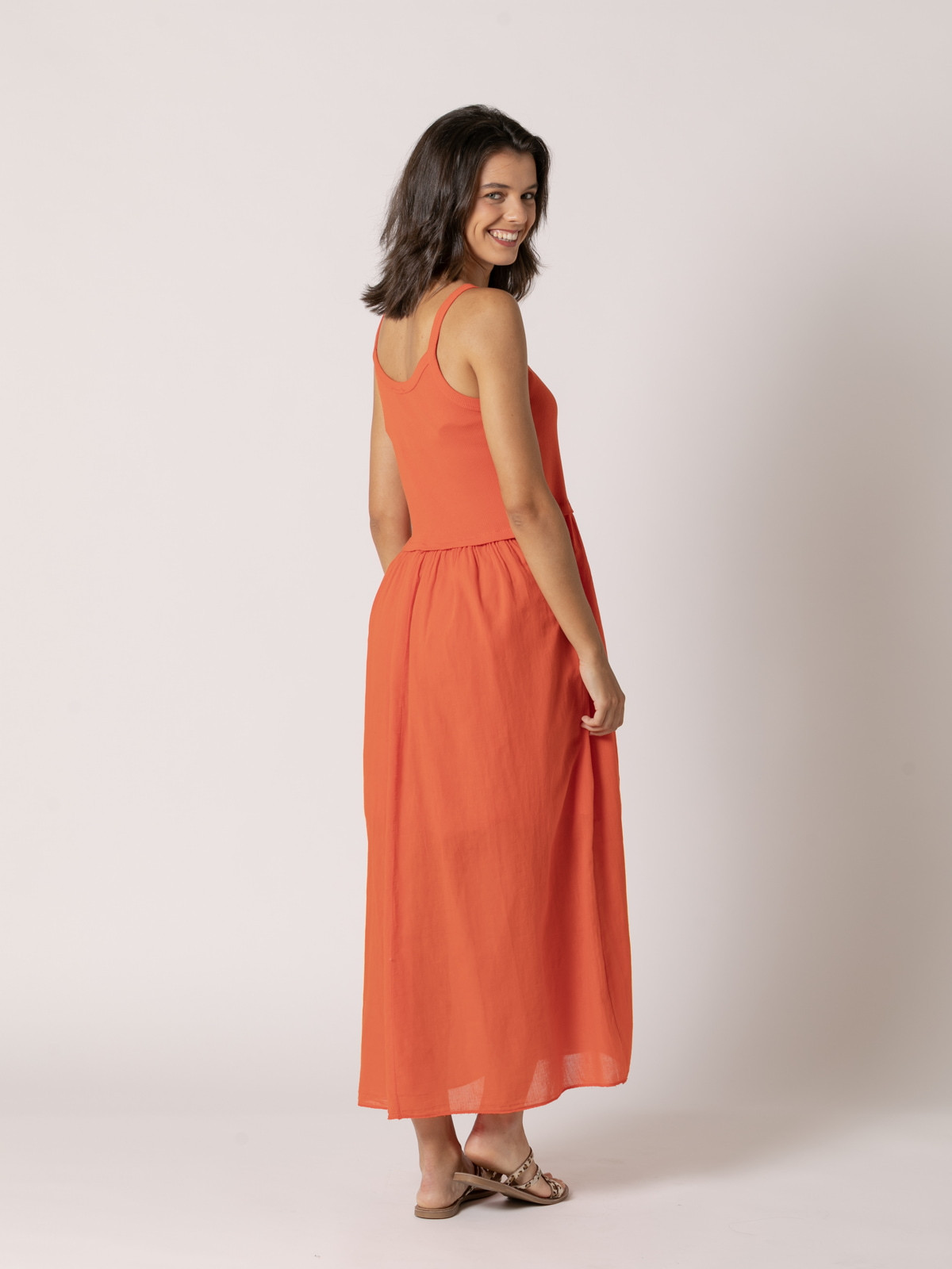 Vestido algodón tirantes falda vuelo color Naranja