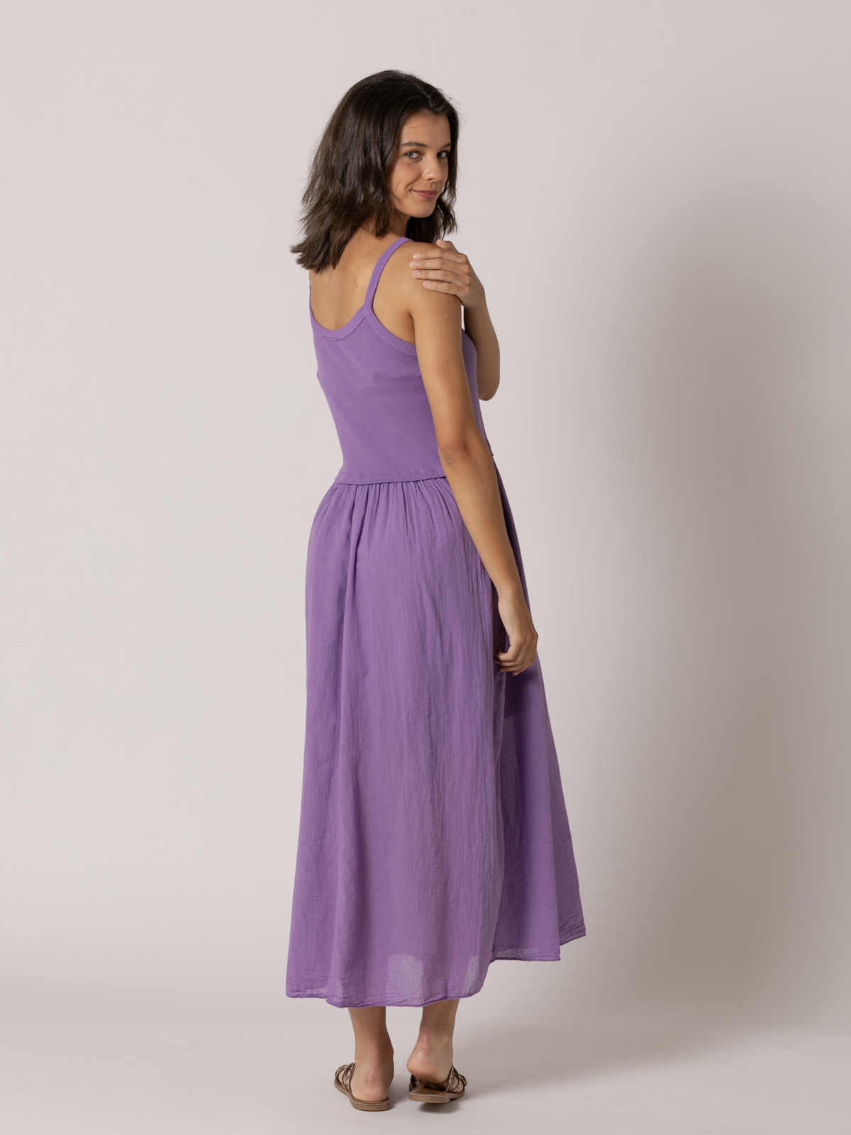 Vestido algodón tirantes falda vuelo color Violeta