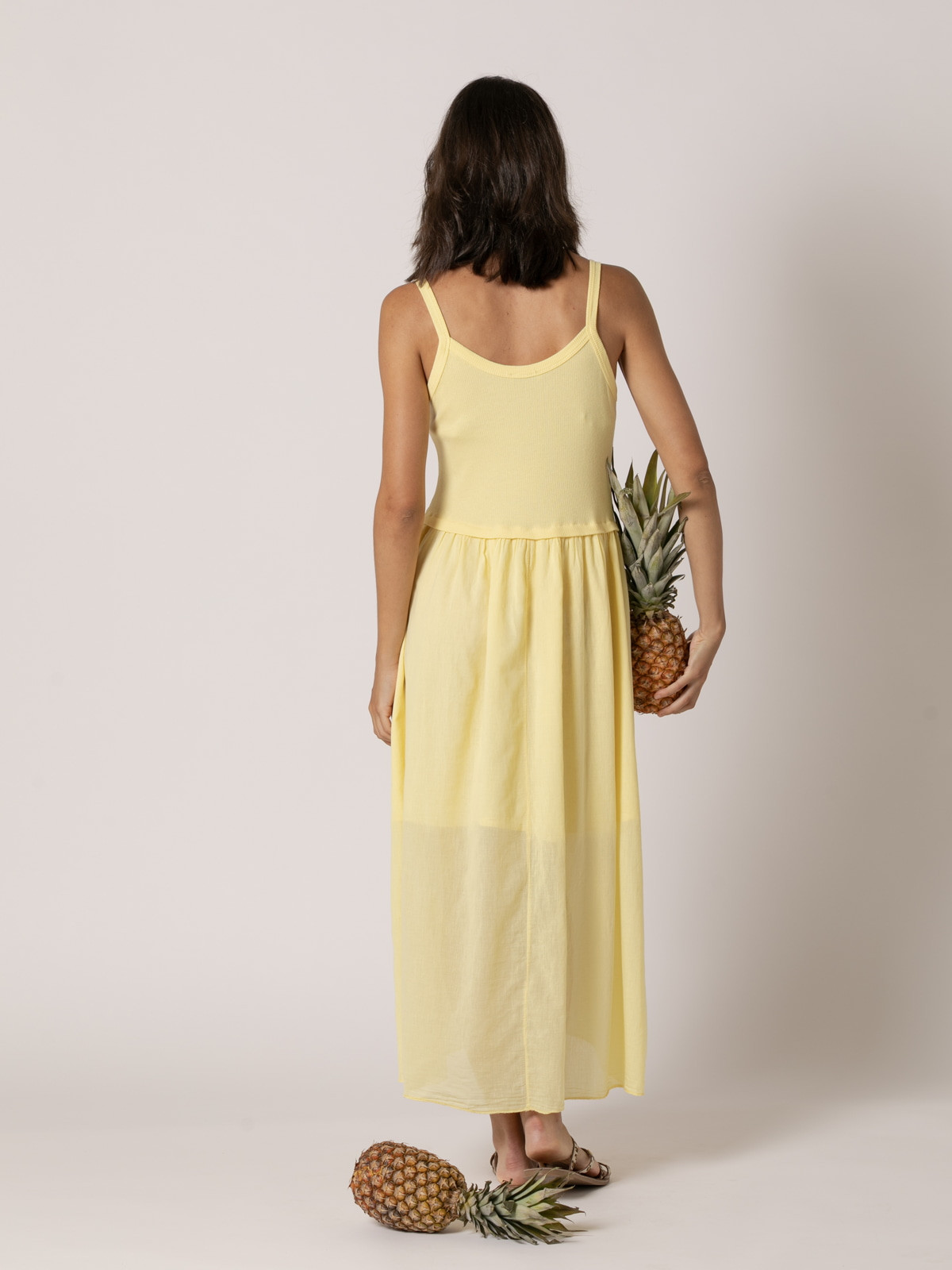 Vestido algodón tirantes falda vuelo color Amarillo