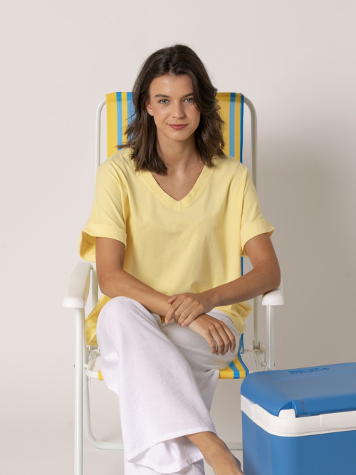 Camiseta algodón essence bolsillo en pico color Amarillo