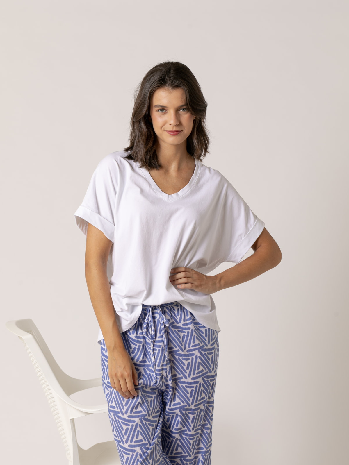 Camiseta algodón essence bolsillo en pico color Blanco