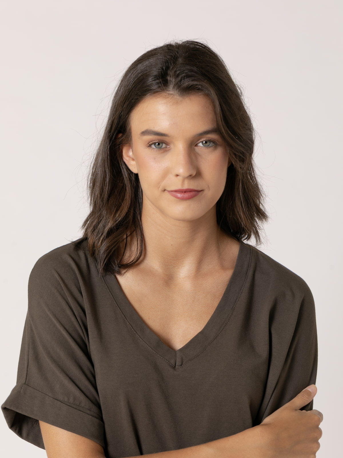 Camiseta algodón essence bolsillo en pico color Marrón 