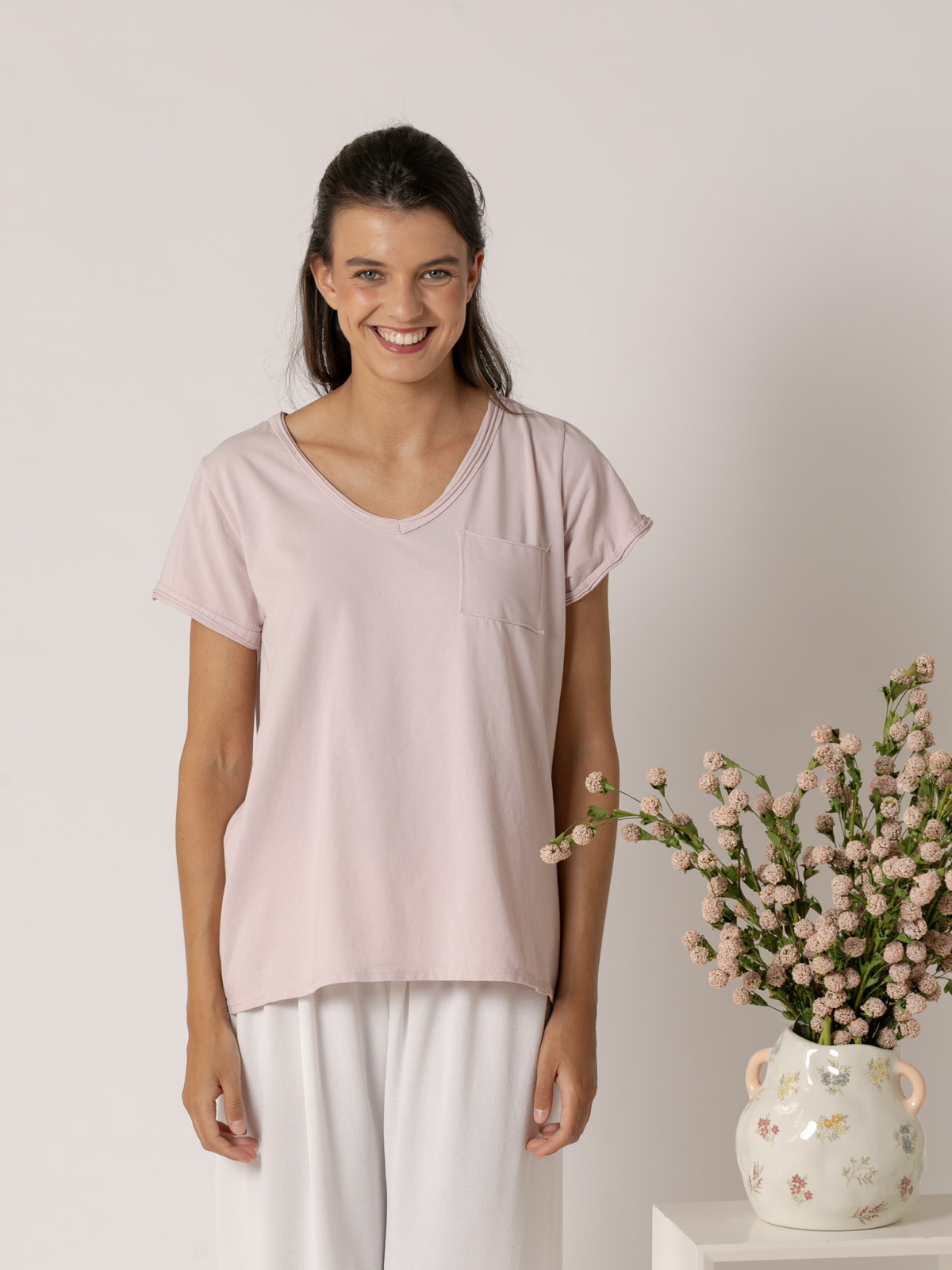 Camiseta algodón 100% essence escote pico color Rosa