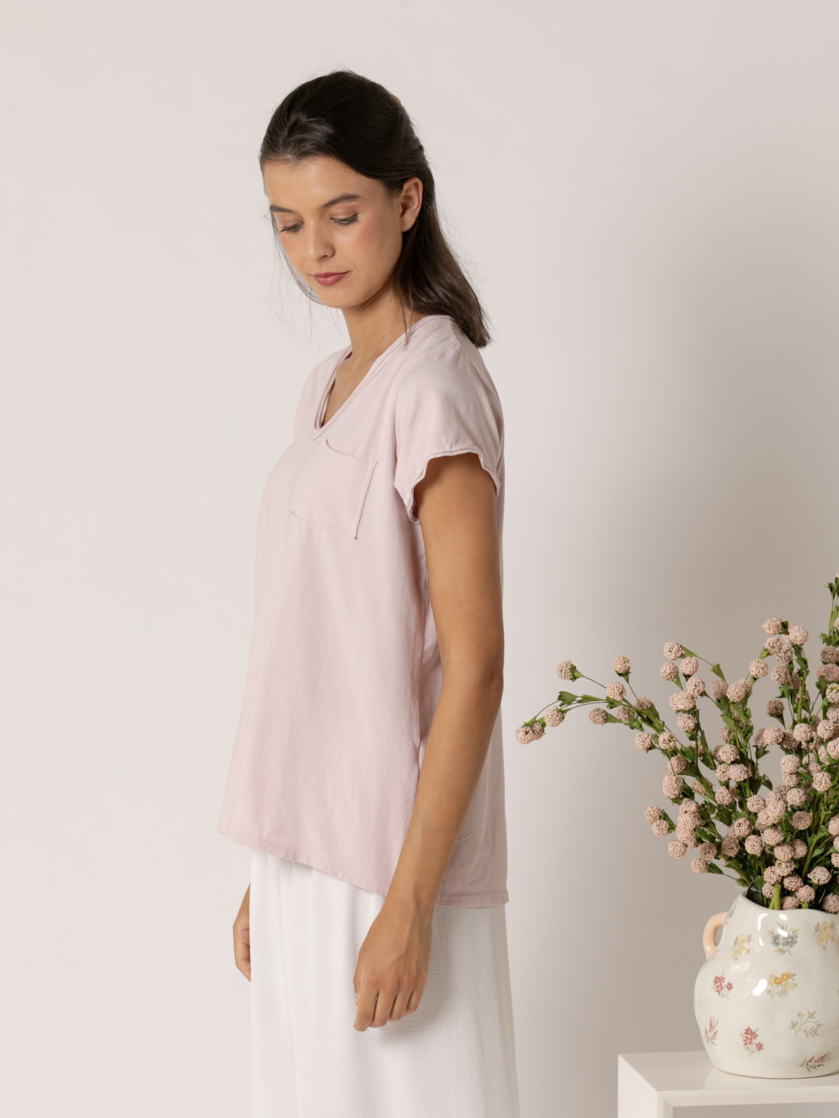 Camiseta algodón 100% essence escote pico color Rosa