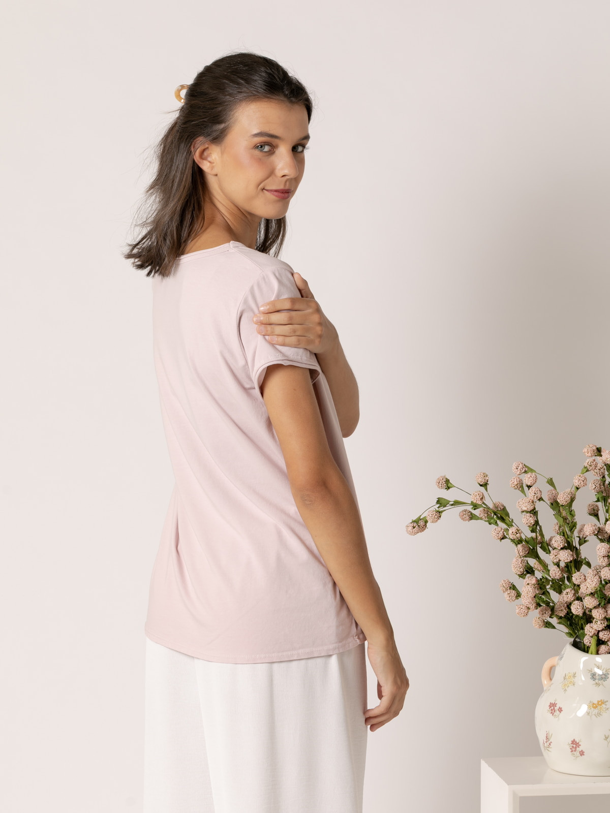 Camiseta algodón 100% essence escote pico color Rosa