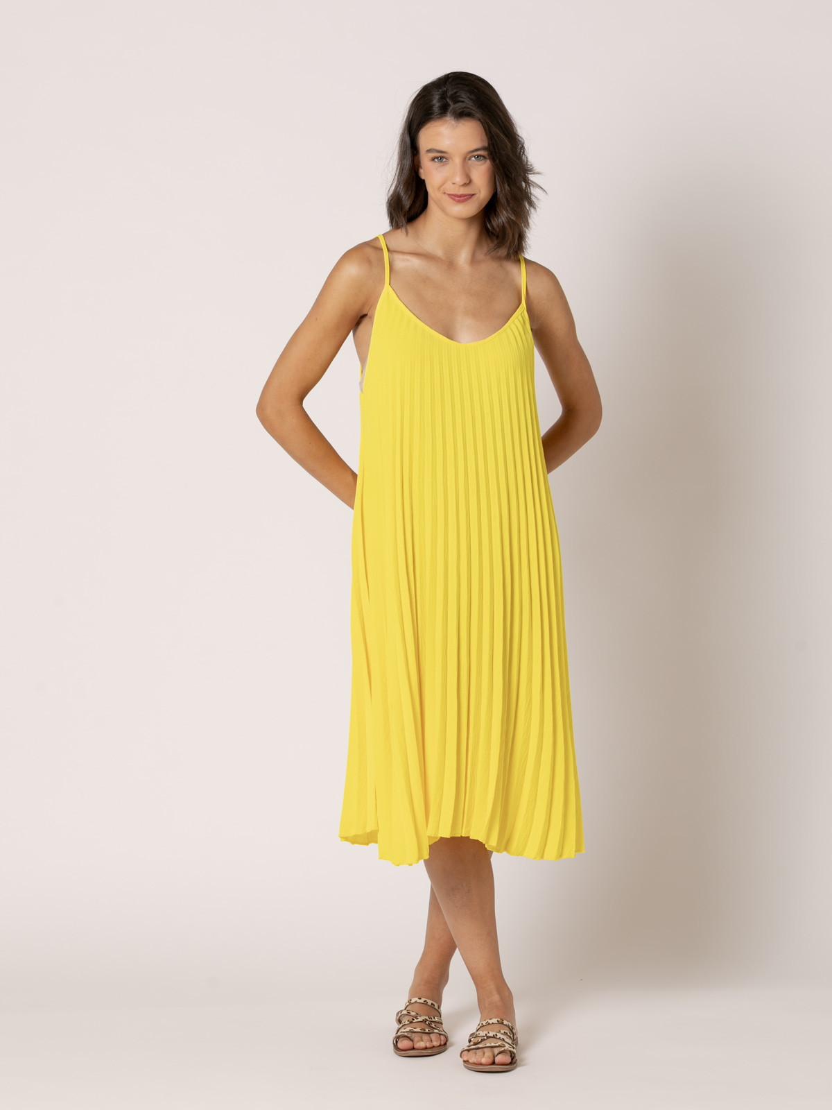 Vestido tirantes tableado color Amarillo