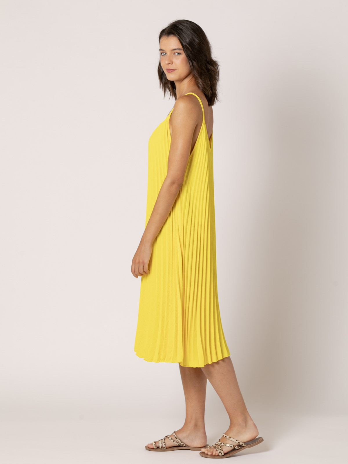 Vestido tirantes tableado color Amarillo