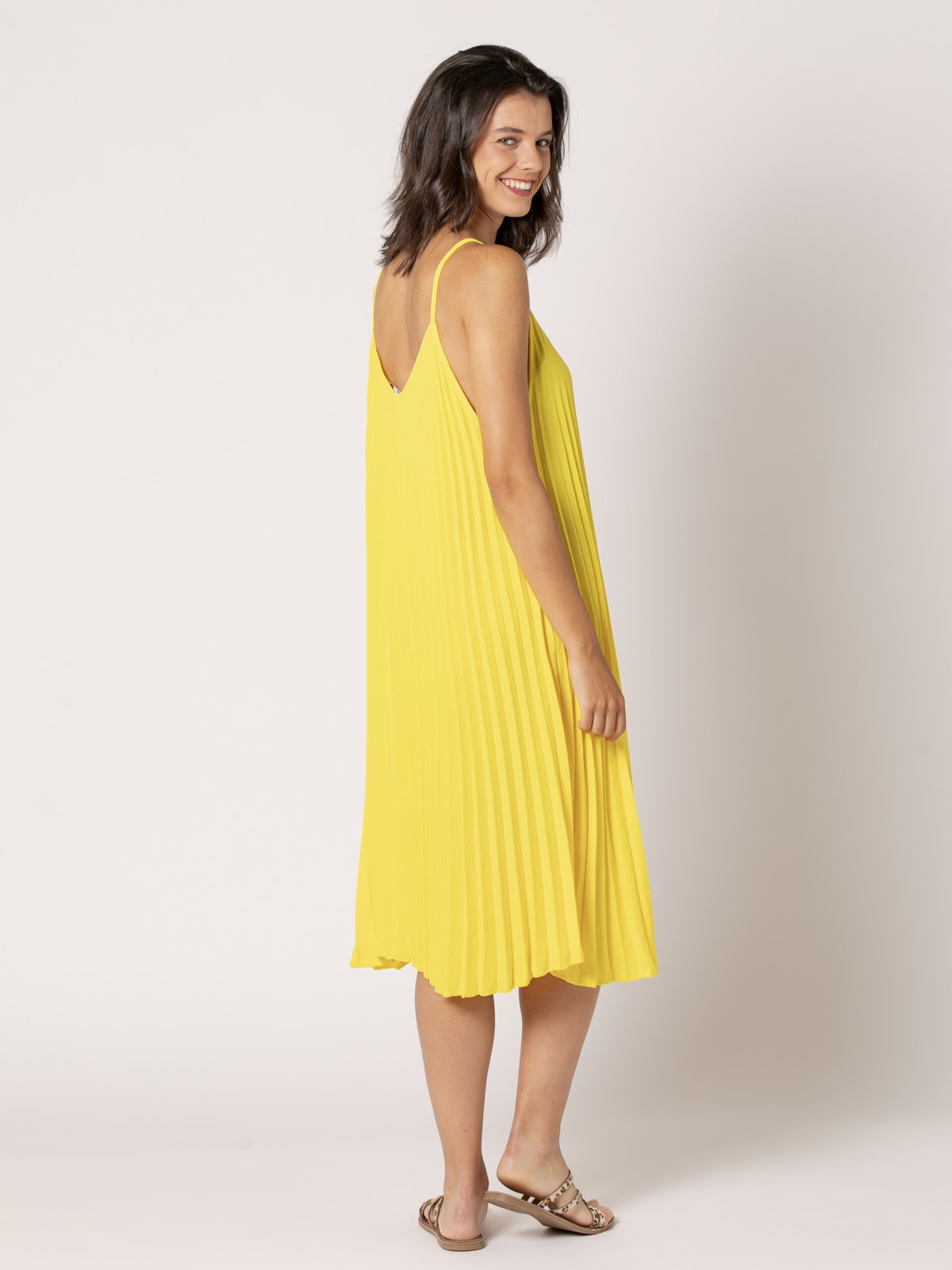 Vestido tirantes tableado color Amarillo