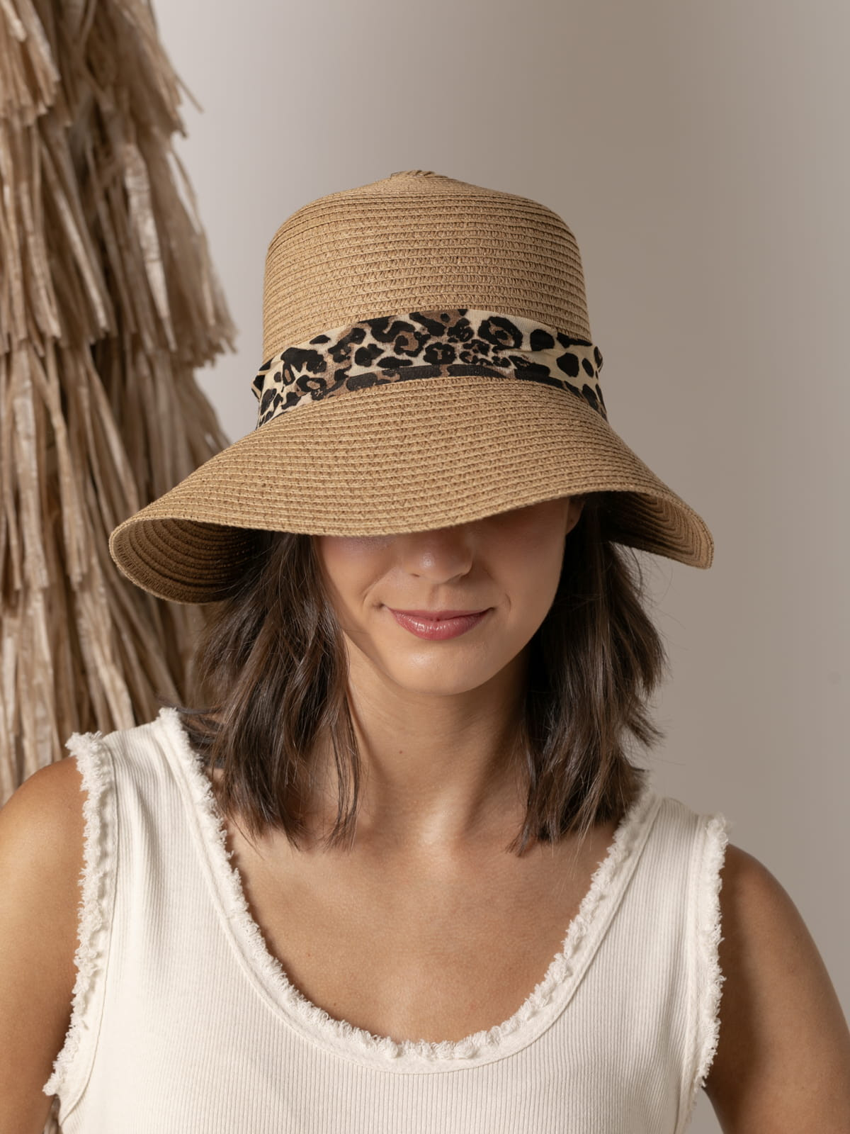 Sombrero detalle pañuelo animal print color Camel