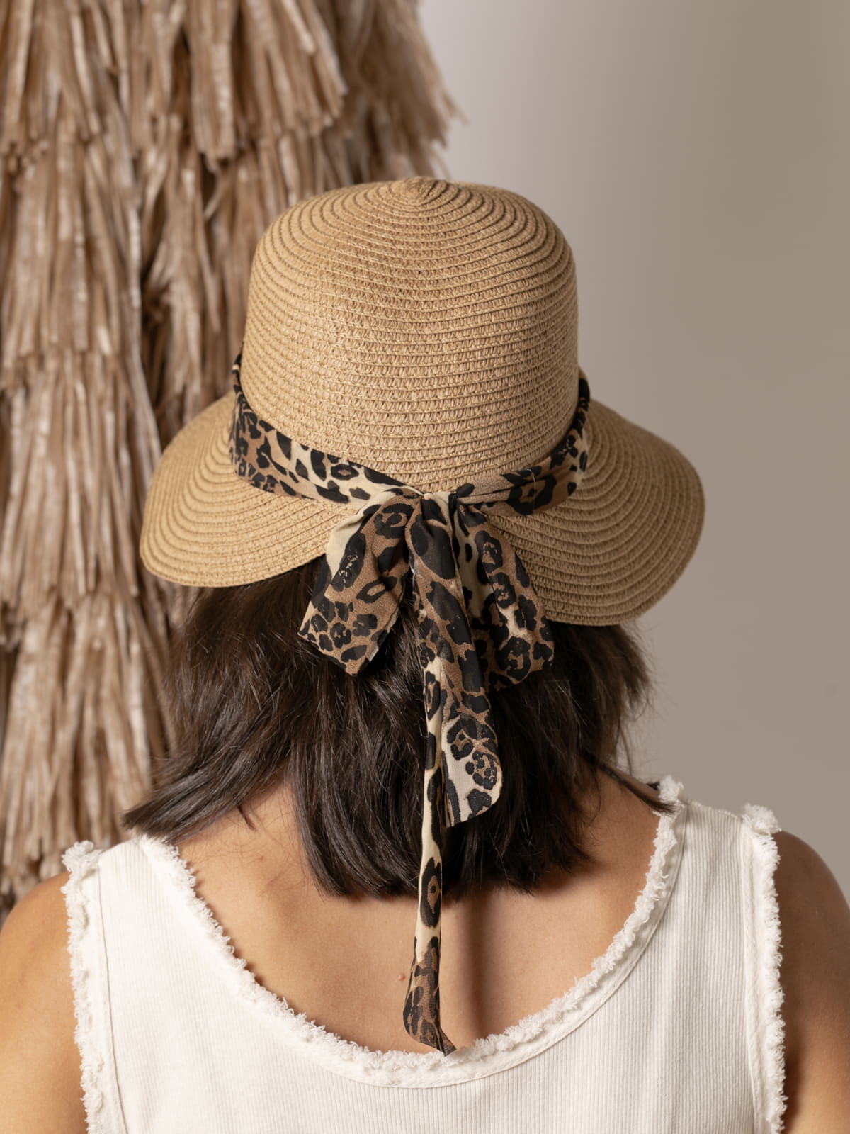 Sombrero detalle pañuelo animal print color Camel
