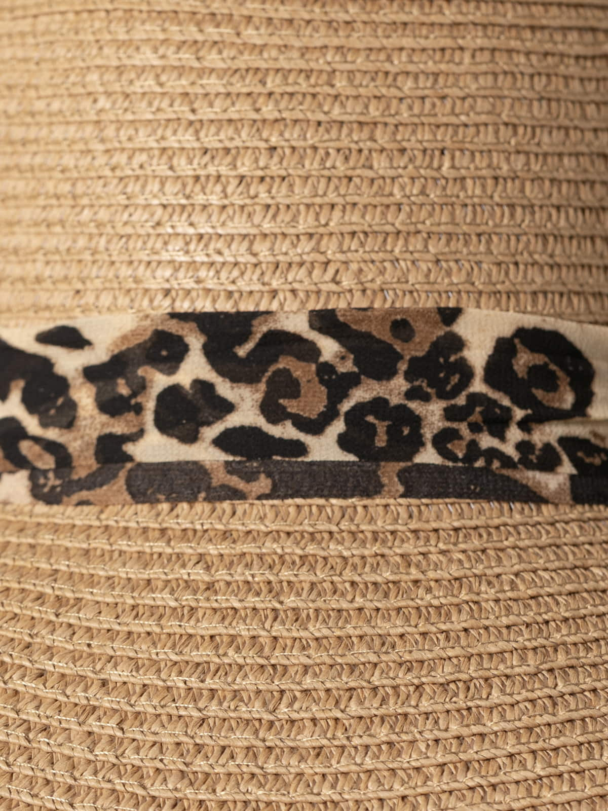 Sombrero detalle pañuelo animal print color Camel