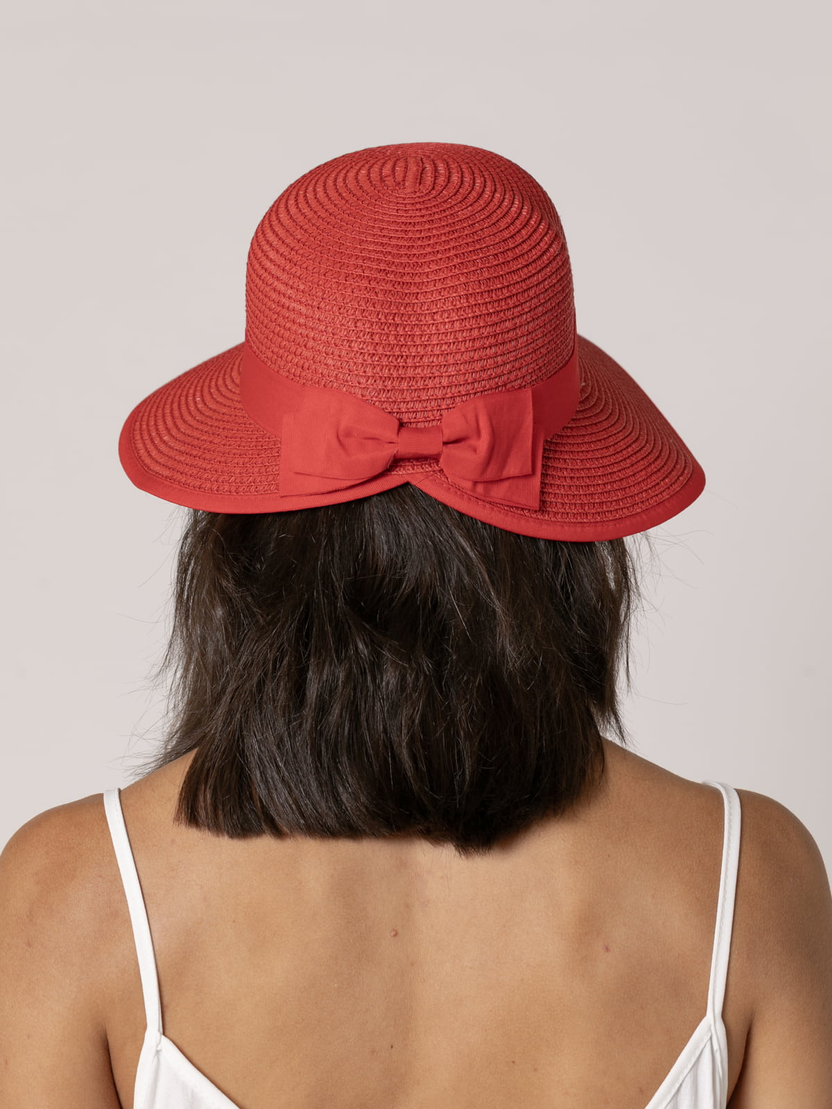 Sombrero lazo al tono color Rojo