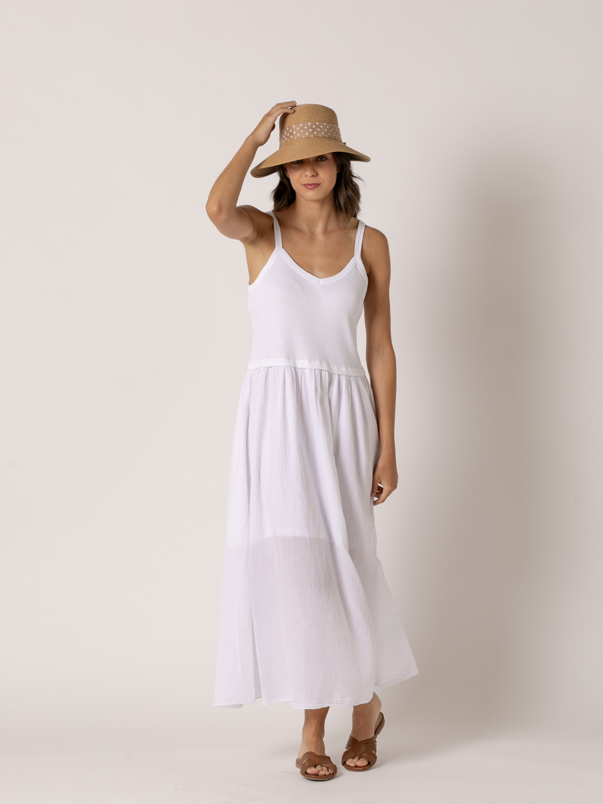 Sombrero visera lazo de motas color Camel