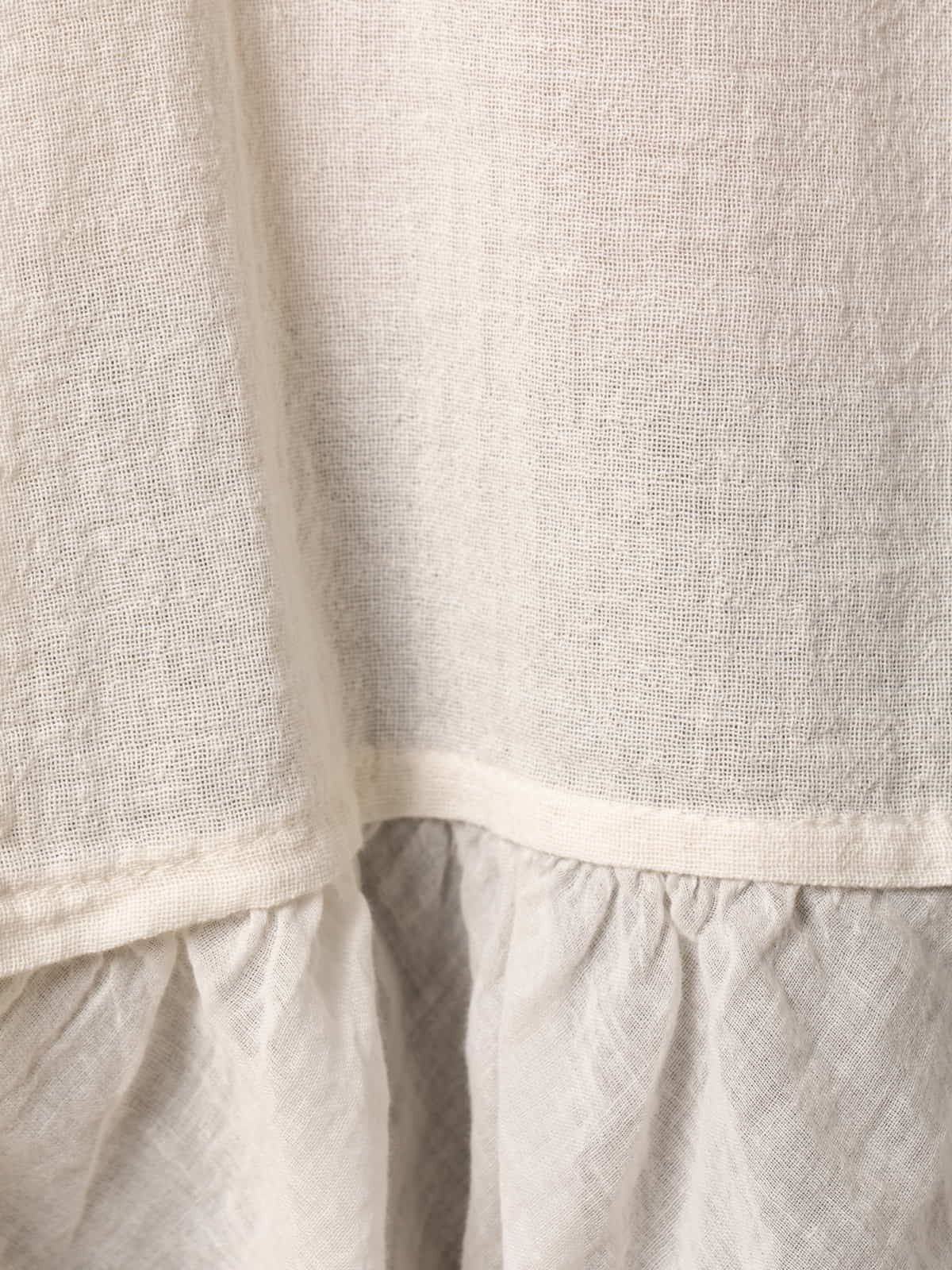 blusa fluida vuelo en bajo color Marfil