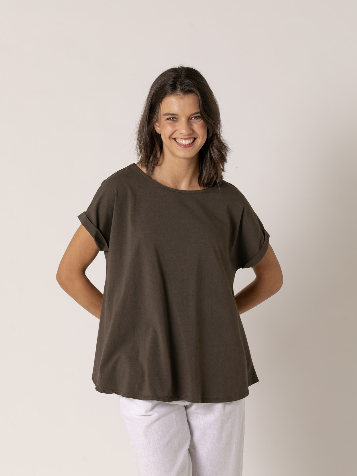 Camiseta cotton 100% diseño en A color Marrón 