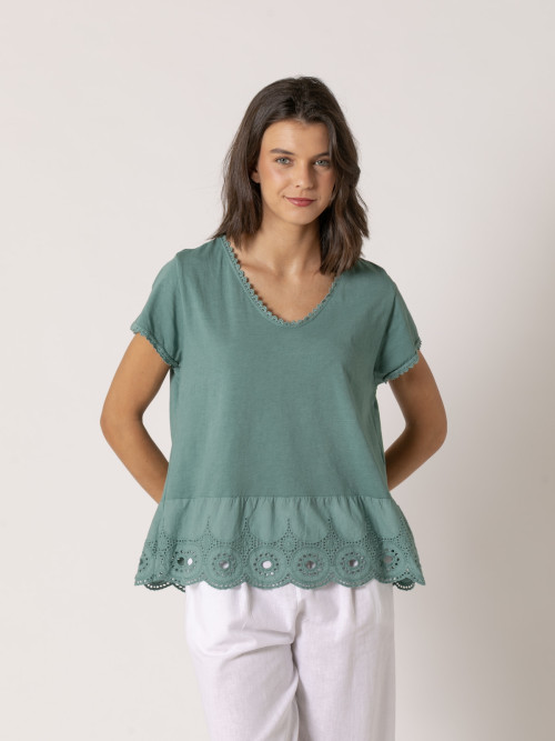 Camiseta detalle puntilla en bajo color Verde