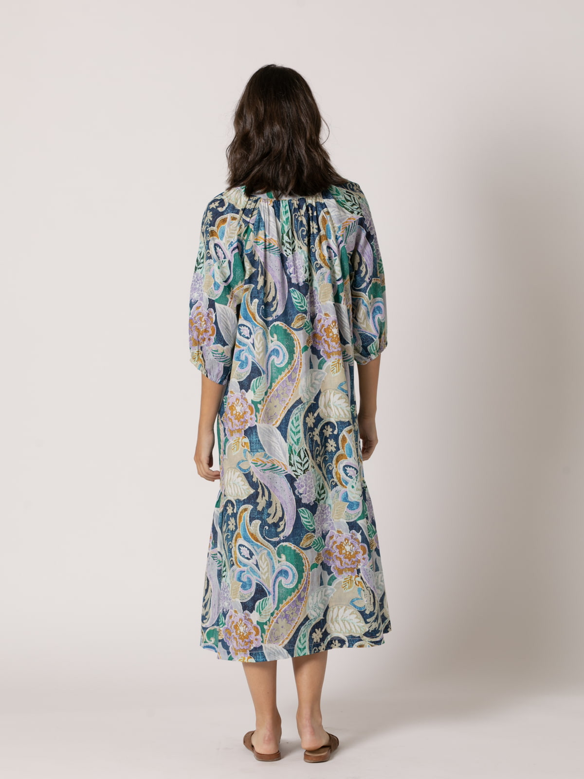 Long dress with a 100% cotton cashmere print  esmeralda colour
