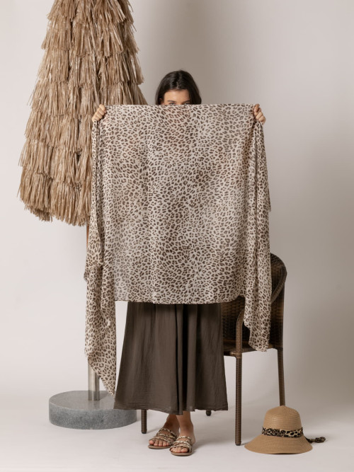 Fular classic animal print color Beige