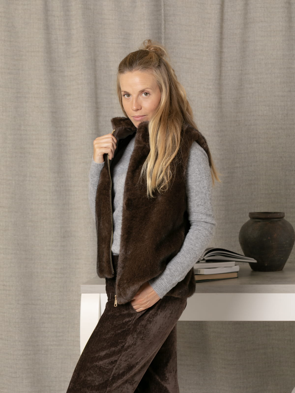 Fur vest  Marrón  colour